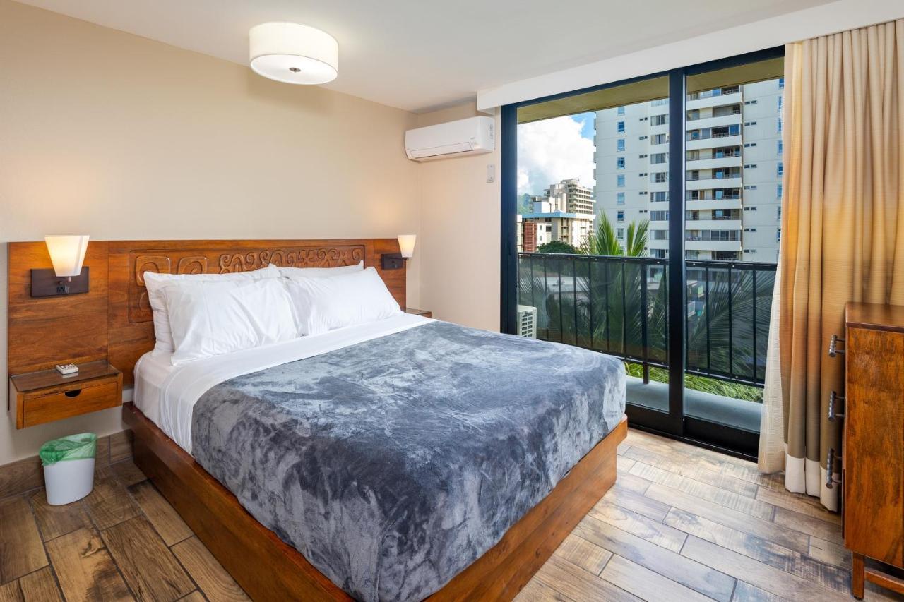 Gorgeous One Bedroom Bamboo Blocks From The Beach 檀香山 外观 照片