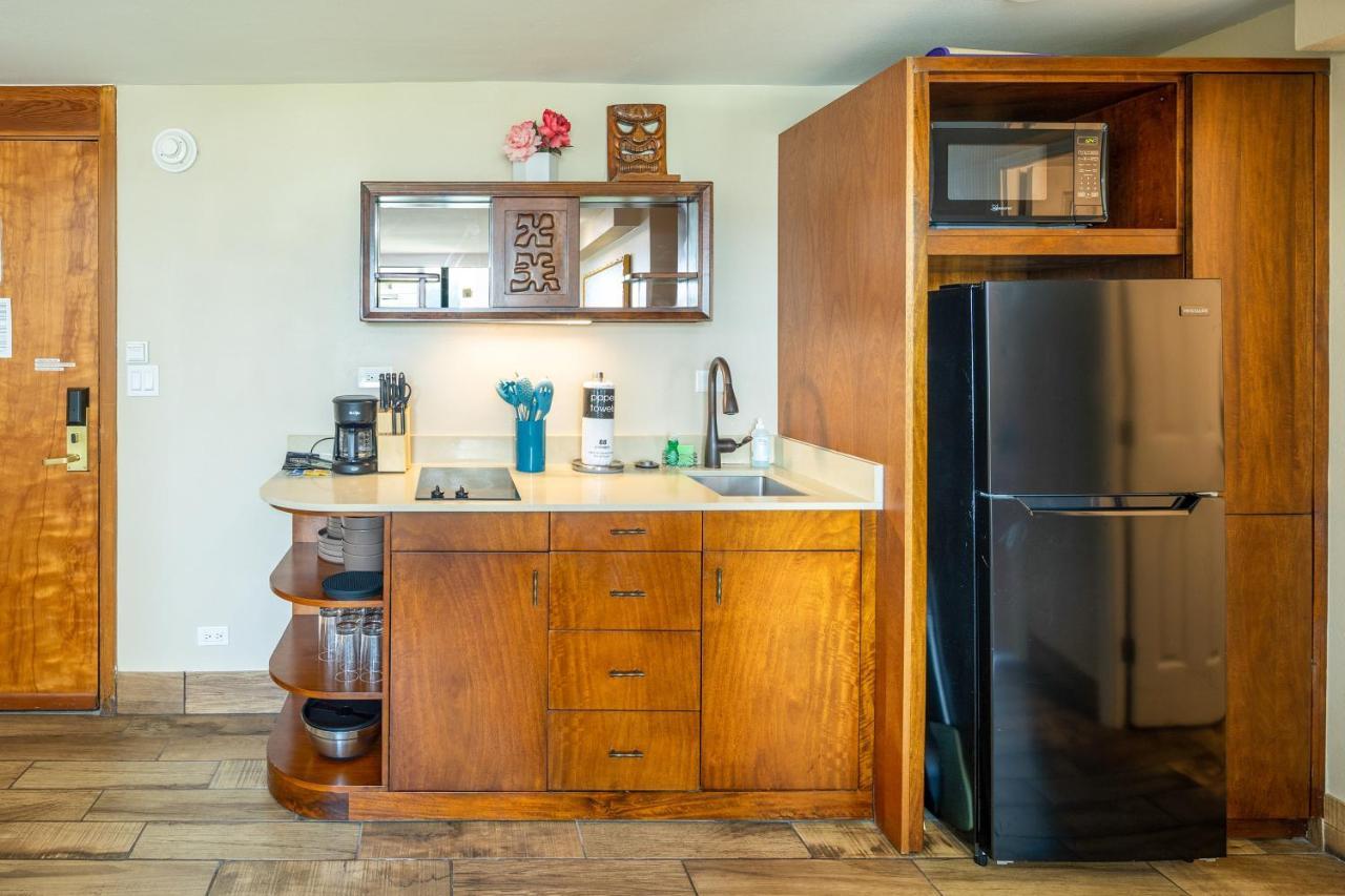 Gorgeous One Bedroom Bamboo Blocks From The Beach 檀香山 外观 照片