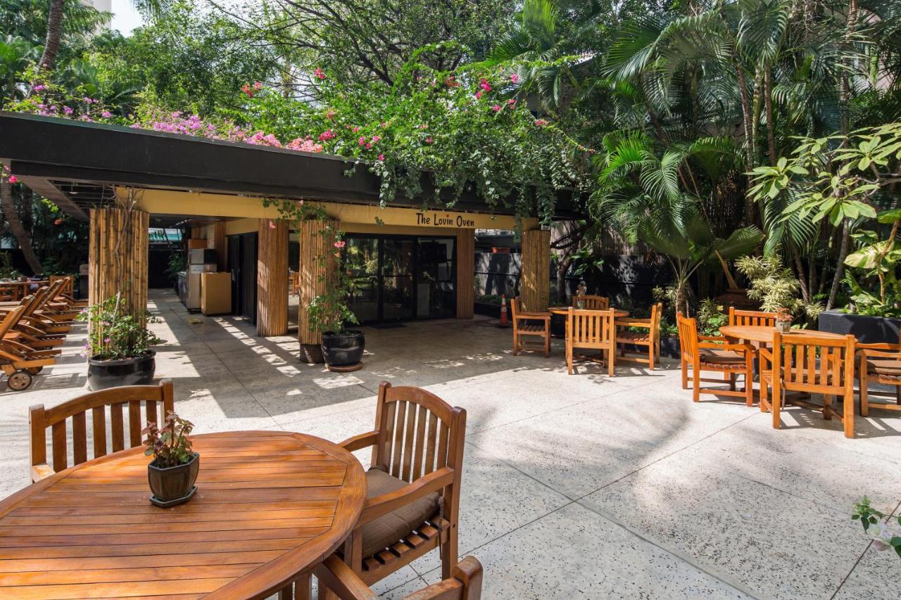 Gorgeous One Bedroom Bamboo Blocks From The Beach 檀香山 外观 照片