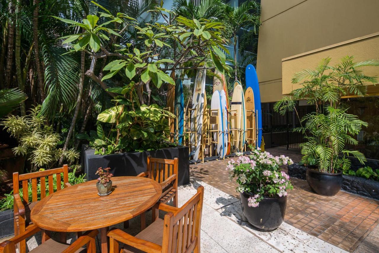 Gorgeous One Bedroom Bamboo Blocks From The Beach 檀香山 外观 照片